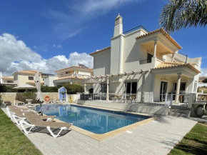 Luxurious Villa in Albufeira with Swimming Pool